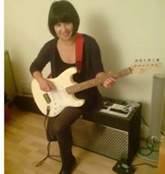 Student profile photo of Caroline Chen, who plays electric guitar, Cool Gool Music, Canada Water
